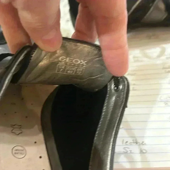 Geox leather walking shoes size 10 - Picture 8 of 8